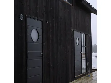 Eskaro-Terassi-ja-Kalusteoljy-Musta kuva